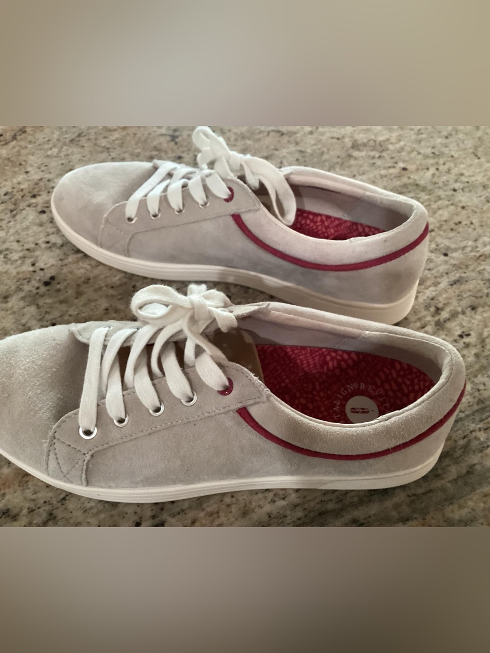 Size 9 women’s shoes